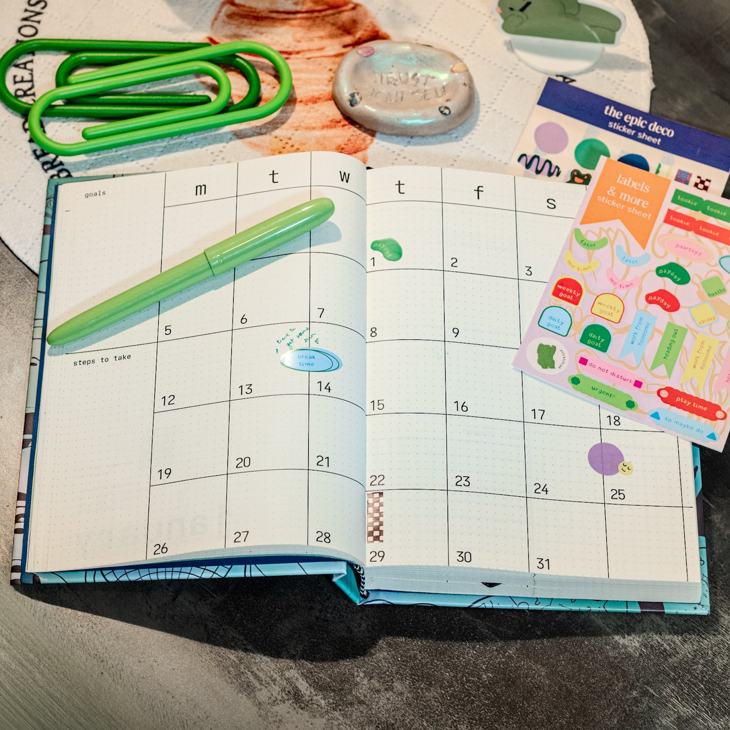 i wonder | 2026 monthly/weekly planner