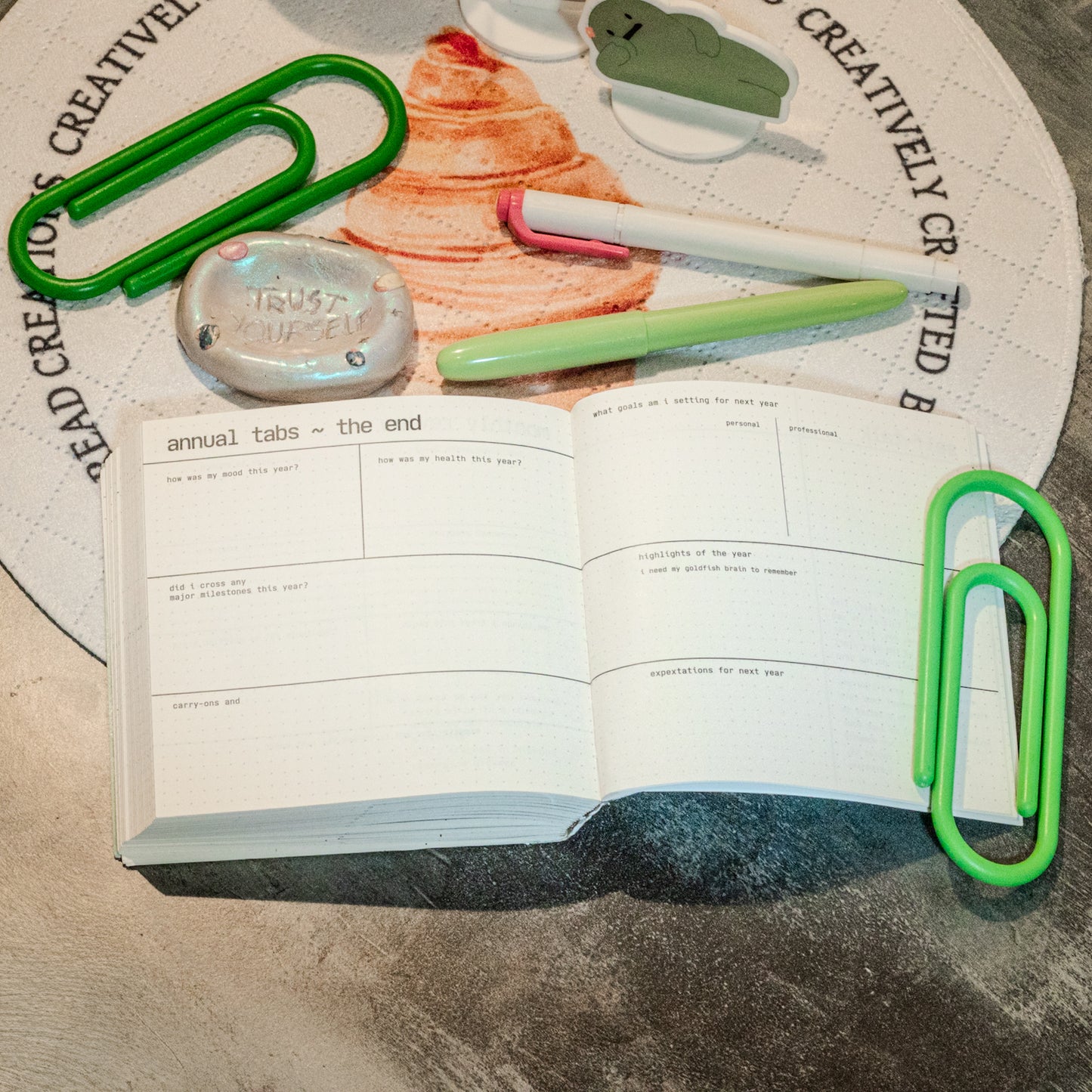 new day, new plot twist | 2026 monthly/weekly planner mini